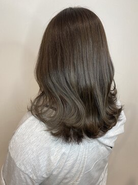 アヴァンス アリオ鳳店(AVANCE) オリーブグレージュ