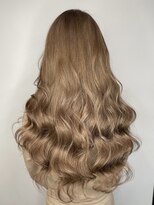 ヨロ 上野(YOLO)&nbsp;ハイライトカラーミルクティーベージュレイヤーカット