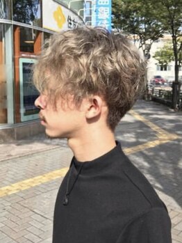 ファム 立町店(femme)の写真/《トレンド×似合わせ》計算され尽したカットとトレンドカラー・ツイストパーマで理想のカッコイイを叶える