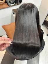 【髪のうなりと広がり】乾かすだけで艶髪、美髪矯正[御茶ノ水/神保町/白髪ぼかし/白髪染め/髪質改善]