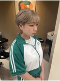 ベージュ