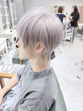 デイズ(days) ジェンダーレスウルフカット/ホワイトアッシュダブルカラー