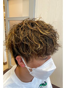 アクイール イストワール(Accueillir Histoire) メッシュ×スパイラルパーマ