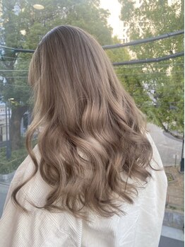 エン 栄店(enne)の写真/柔らかく透けるミディアム＆ロングヘア◎【栄/矢場町/ブリーチ/ハイトーン/ダブルカラー/髪質改善/ボブ】