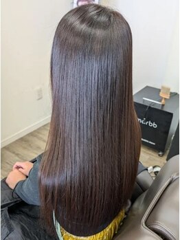 髪質履歴に合わせた専門家ケア。徹底見極めのオーダーメイド配合で長年のパサつき・ハイダメージをうる艶へ