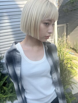 ブリーチカラー　抜きっぱなし　ミニボブ