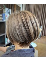 ムーア(MUA)&nbsp;☆白髪ぼかしイルミナカラー