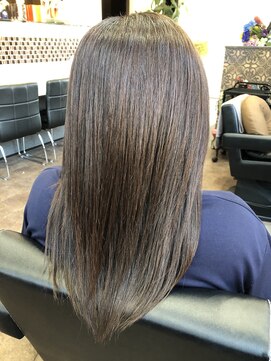 サロンドジュネ(salon de JUNE) ナチュラルロングレイヤー