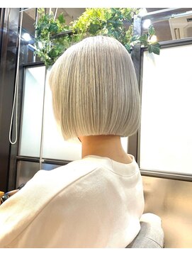 エストリア 栄店(ESTREA) ホワイトボブ