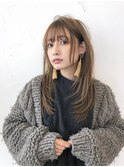 人気のハイレイヤーカット ふんわりカールショコラアッシュ