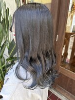 アン(Hair make un)&nbsp;ブルージュグレー【インナーカラー/ダブルカラー/ブリーチ/韓国