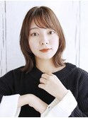 くびれカールのハッシュカットスタイル