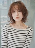 レイヤーカット オレンジベージュ ふんわりパーマ風スタイル