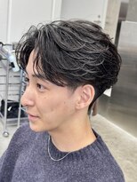 レタッチ バイ フィフス 天神大名(RETOUCH by fifth) 天神大名メンズパーマフェザーパーマセンターパートガイルヘア