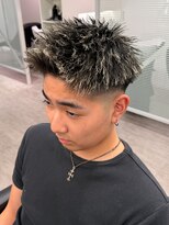 ルースト 心斎橋店(ROOST) 刈り上げセンターパート/波巻きツイストスパイラル/心斎橋