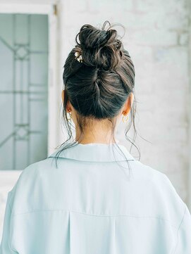 フローラビューティーヘアー(Flora Beauty Hair) こなれお団子アレンジ/20代/30代/40代/50代/岡山/表町