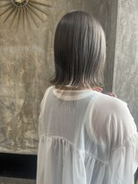 フルアヘッド(FULL A HEAD)&nbsp;透明感抜群のシルバーベージュ