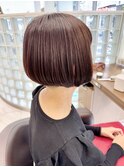 ボブから少し前下がりの刈り上げボブ