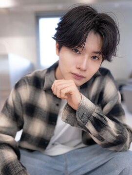 イルハバナ 渋谷(ill HAVANA) メンズセンターパートパーマ/刈り上げモテヘア/スパイラルパーマ