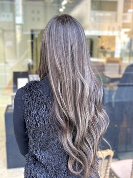 エスト 小倉(est) 外国人風カラー/グレージュハイライト/ロング/髪質改善