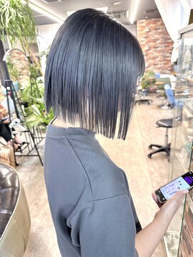 ルーナヘアー(LUNA hair) ダブルカラー ブリーチ 切りっぱなしボブ ブリーチリタッチ 20代