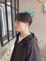 ムード カナザワ(mood kanazawa)&nbsp;刈り上げセンターパート/ニュアンス毛流れ