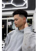 キングコング バーバーショップ バイ アルバレス(KING KONG BARBERSHOP by ALVAREZ)&nbsp;スパイキーアフロ×スキンフェード［所沢市/針金パーマ/メンズ］