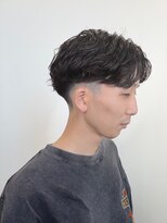 パール バイ ブローチ(Pearl by BroocH)&nbsp;強めフェザーパーマ×センターパート