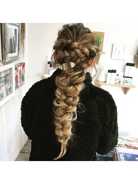 リトルキュー(little cue) 編みおろしヘアセット