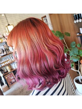 ドルチェ(Dolce) 個性的カラーも得意です。ポイントカラーも可愛いオススメ!