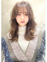 エイミー(Aimee)&nbsp;Aimee 10代20代30代 外巻きレイヤー×モノトーングレージュ