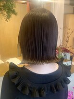 スウ(SUL) 切りっぱなし外はねボブ