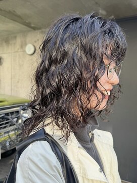 ナループロアオハナ(Nalu pu loa ohana) ロングパーマ/くるくるパーマ/レイヤーパーマ/スパイラルパーマ