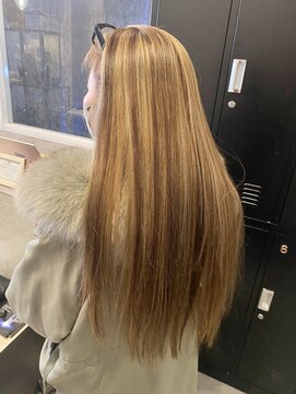 フィグバイアルテフィーチェ(fig by artefice) 外国人風ローライト