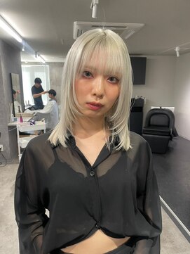 ニューワン バイ ネイバー 立川(Newone by neighbor) レイヤーカットナチュラルハイトーンデザインカラー[立川駅]