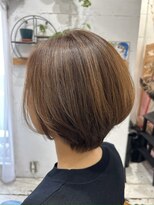 コンフィープラス(comfy plus)&nbsp;白髪ぼかしカラー30代40代抜け感ショートボブミルクティベージュ