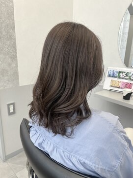 トッカ 茨木(tocca) 【脱白髪染めハイライト】×大人のためのまろやかグレージュ