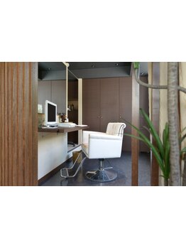 自分と髪を大切にする贅沢なひと時を＿あなたの髪のお悩みに本気で向き合うから、理想の美髪が叶うサロン◇