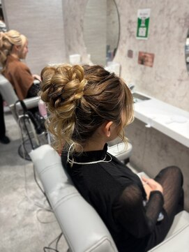 ベルグロー(BELLEGROW) アップヘア/おだんごヘア/お呼ばれヘアセット