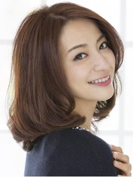 ヘアーアンドカラー ミヤ 桑園駅前店(hair & color MIYA)の写真/かたくなってしまった白髪も柔らかく綺麗に染めあげる上品な白髪カバーが得意！艶感たっぷりで若々しく♪