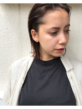 ムジーク(Musiiik) ボブスタイルでオールバックのスタイリング