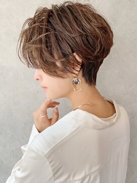 アヴァロン(AVALON) 30.40代にオススメ×立体感とくびれでつくる大人ショート