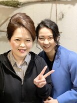 結婚式留袖スタイルとワンピースに合わせたシニヨンスタイル