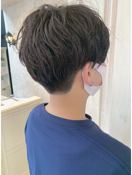 キャアリー(Caary) 福山市美容室Caary 人気 個性派 クールな2ブロック ベリショート