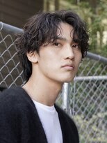 ツイストスパイラルパーマセンターパートツーブロック刈り上げ