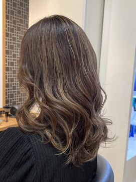 ルーム(Room) ハイライトカラー/韓国ミディアム/3Dカラー