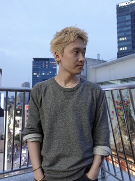 スタニング 渋谷(STUNNING.) メンズカット/スパイキーショート/ケアブリーチホワイトベージュ