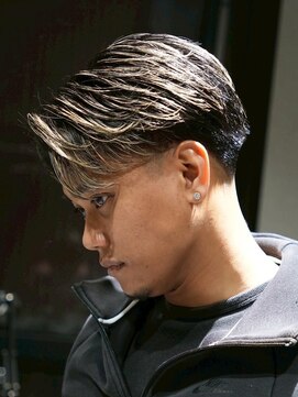 メッツ 原宿(METS) MEN'S/毛流れサイドパート×ハイライト/テーパーフェード