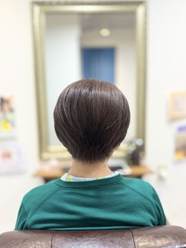 ヘアー グリーン(hair green) 大人女性の丸みショート艶髪スタイル
