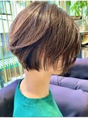 大人かわいいショートツヤボブアッシュベージュオリーブ前下がり
